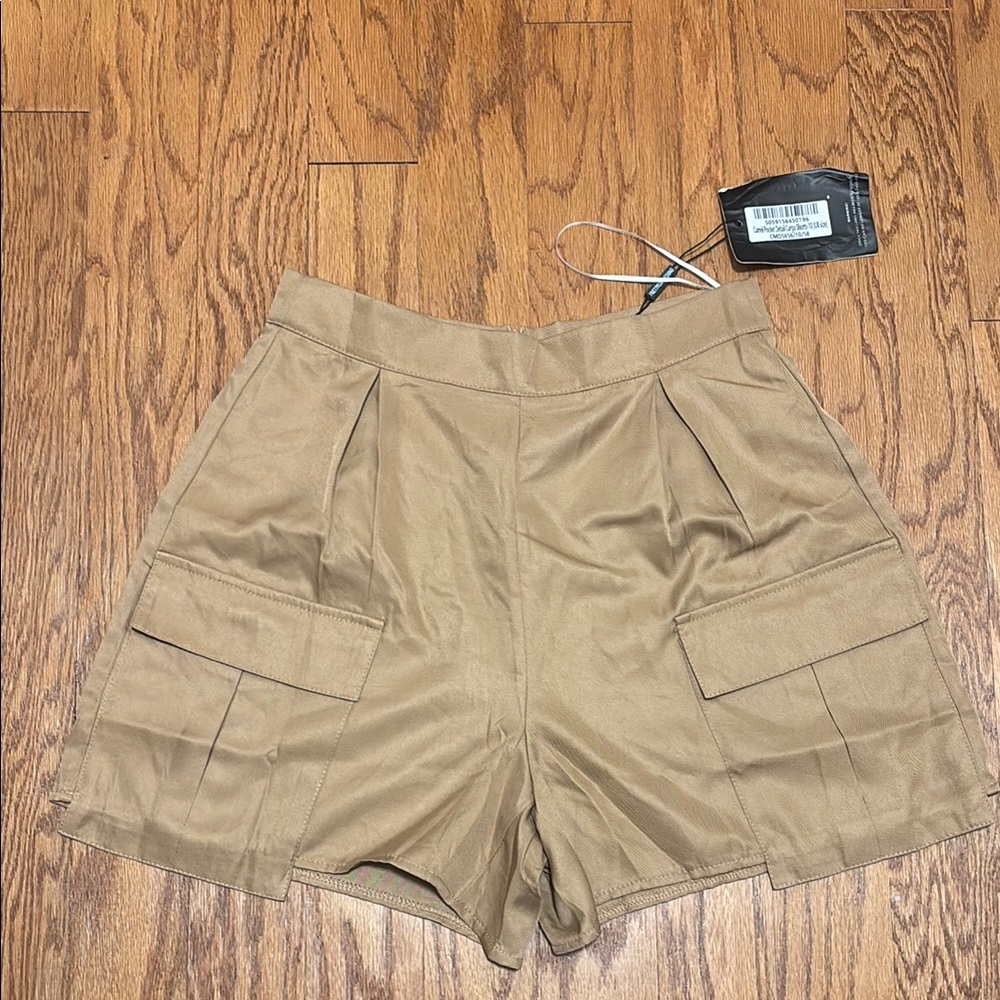 NWT Pretty Little Thing tan shorts, size 6